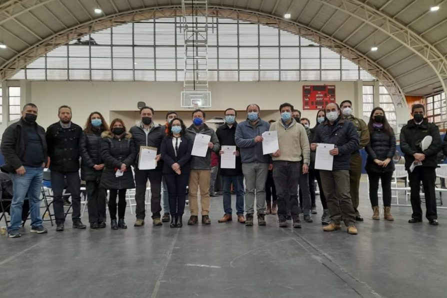 Instituciones adhieren protocolo de acuerdo para diseño de nueva nave en lago General Carrera