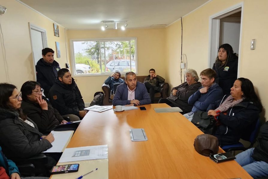 Delegación Presidencial Provincial de General Carrera refuerza despliegue territorial con encuentro en Bahía Murta